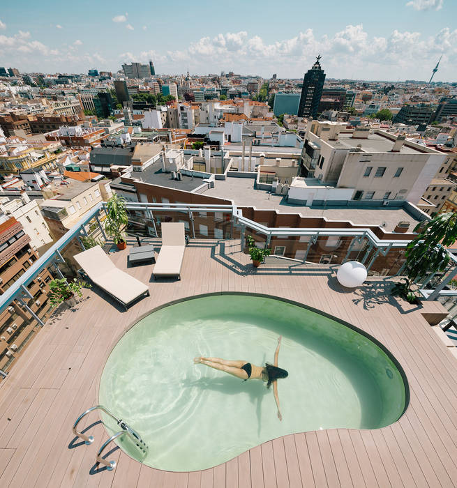 “Un chalet en el cielo de Madrid”, ImagenSubliminal ImagenSubliminal Moderne Pools