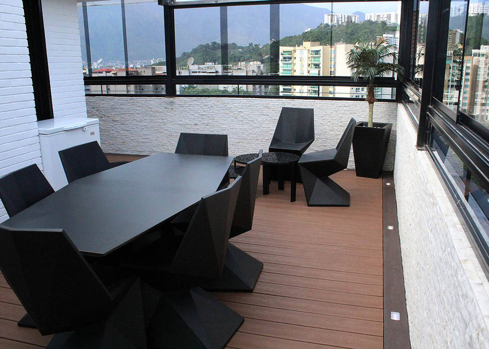 TERRAZA. SANTA ROSA DE LIMA​, AL + ARQUITECTURA AL + ARQUITECTURA Balcones y terrazas de estilo moderno