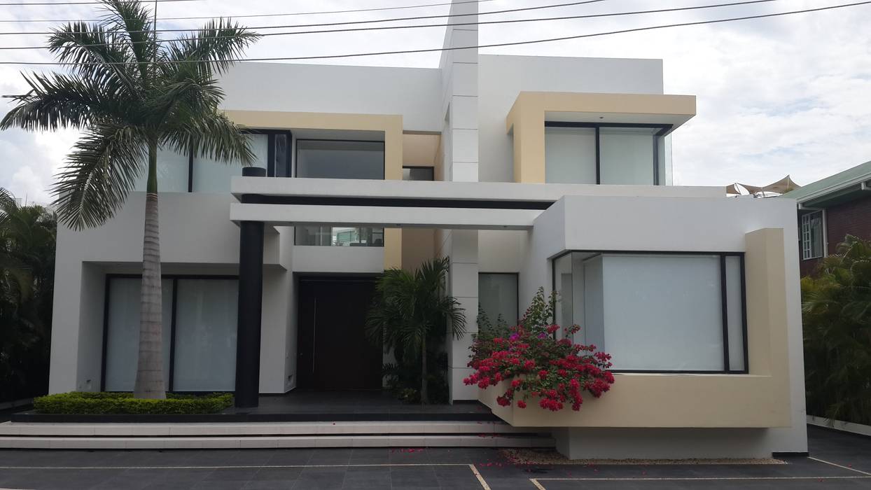 Fachada Principal. homify Casas modernas Concreto