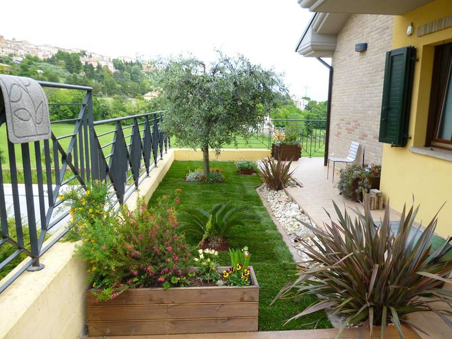 homify Giardino moderno