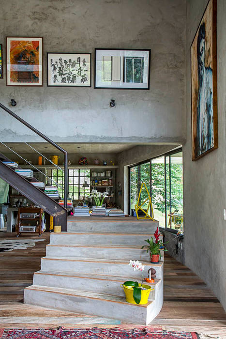 Casa Campo / Ateliê - Vale das Videiras, Carlos Salles Arquitetura e Interiores Carlos Salles Arquitetura e Interiores Modern Corridor, Hallway and Staircase