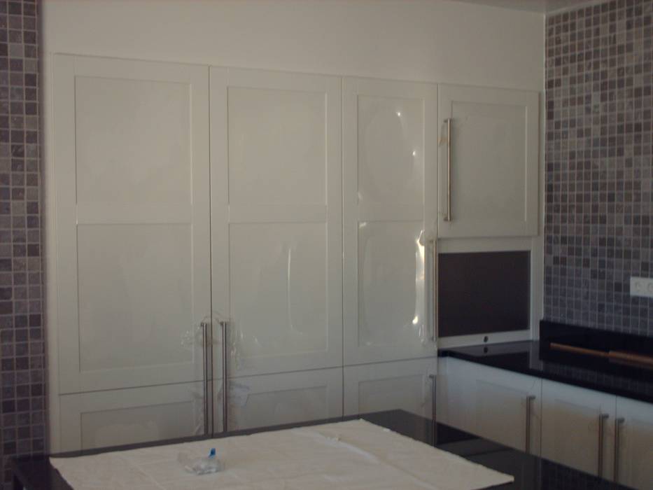 Cozinha com ilha Cozinhas mediterrânicas por Luciana Ribeiro Arquiteta Mediterrânico