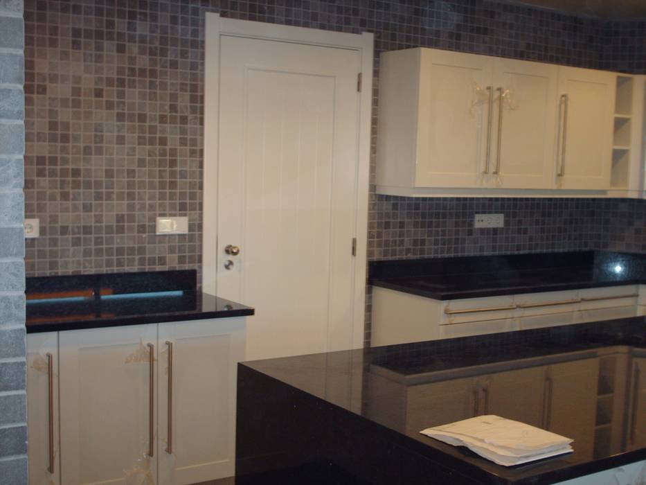 Cozinha com ilha Cozinhas mediterrânicas por Luciana Ribeiro Arquiteta Mediterrânico