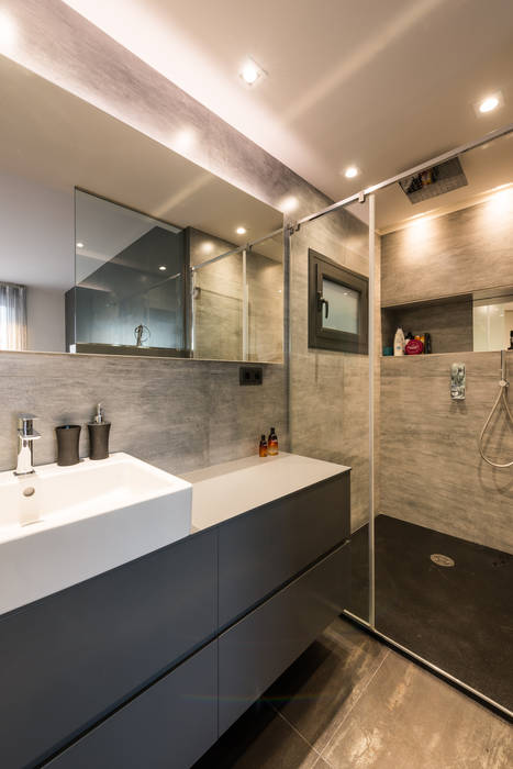 Baño – Reforma París | Standal Standal Baños de estilo moderno