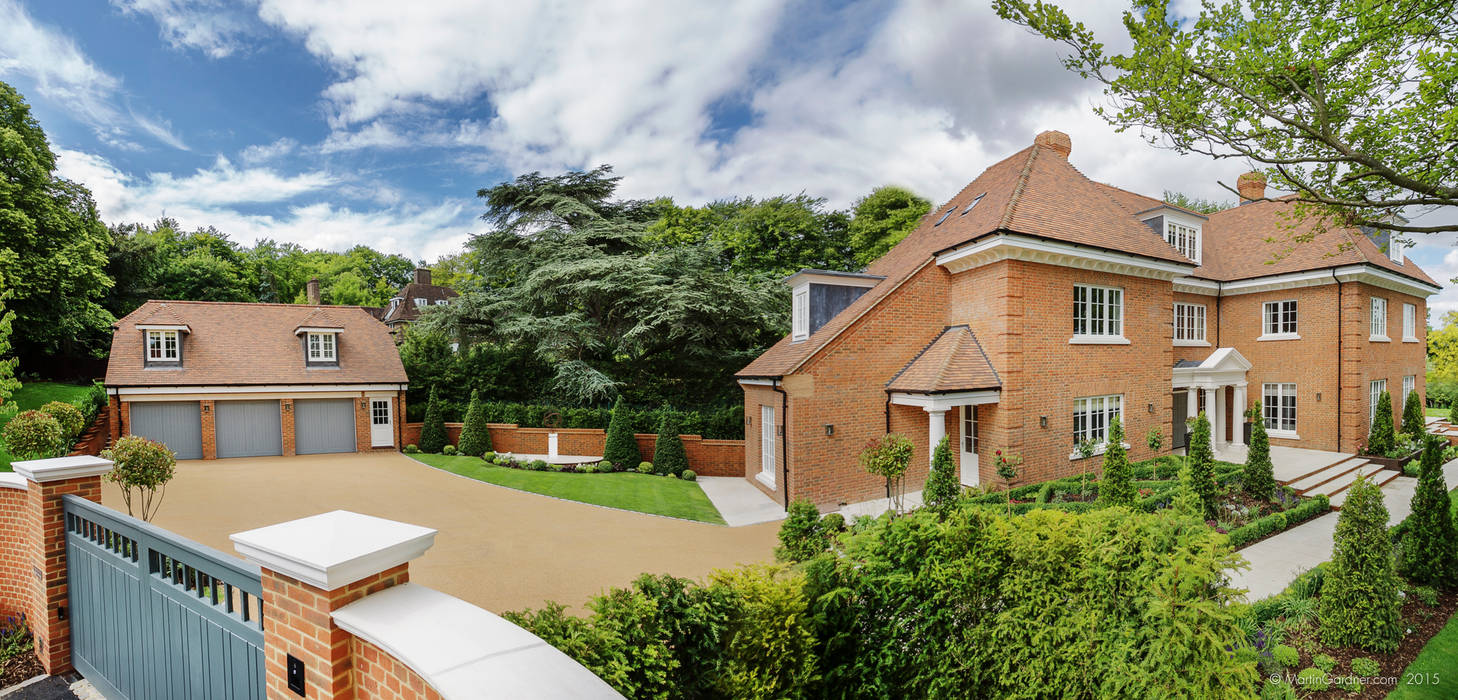 Family Home in Winchester's Sleepers Hill Casas de estilo clásico de Martin Gardner Photography Clásico
