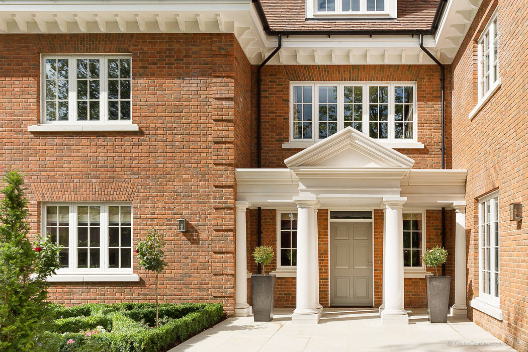 Family Home in Winchester's Sleepers Hill Casas de estilo clásico de Martin Gardner Photography Clásico