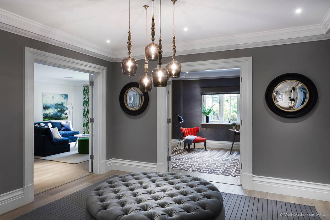 Family Home in Winchester's Sleepers Hill, Martin Gardner Photography Martin Gardner Photography Classic style corridor, hallway and stairs