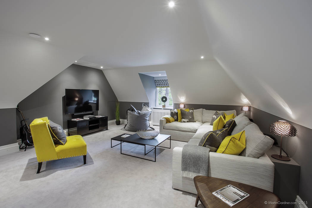 Family Home in Winchester's Sleepers Hill, Martin Gardner Photography Martin Gardner Photography Classic style media room