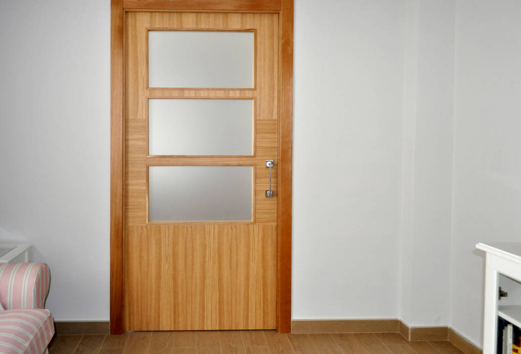 Carpintería integral en casa de pueblo, MUDEYBA S.L. MUDEYBA S.L. Eclectic style doors Wood Wood effect Doors