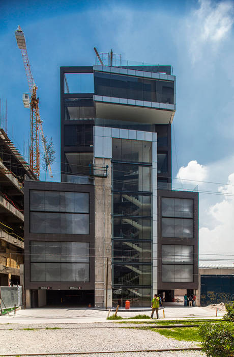 Colegio de la Imagen Publica, Serrano+ Serrano+ Modern Houses