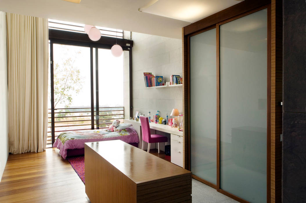 Casa LB , Serrano+ Serrano+ Modern Bedroom