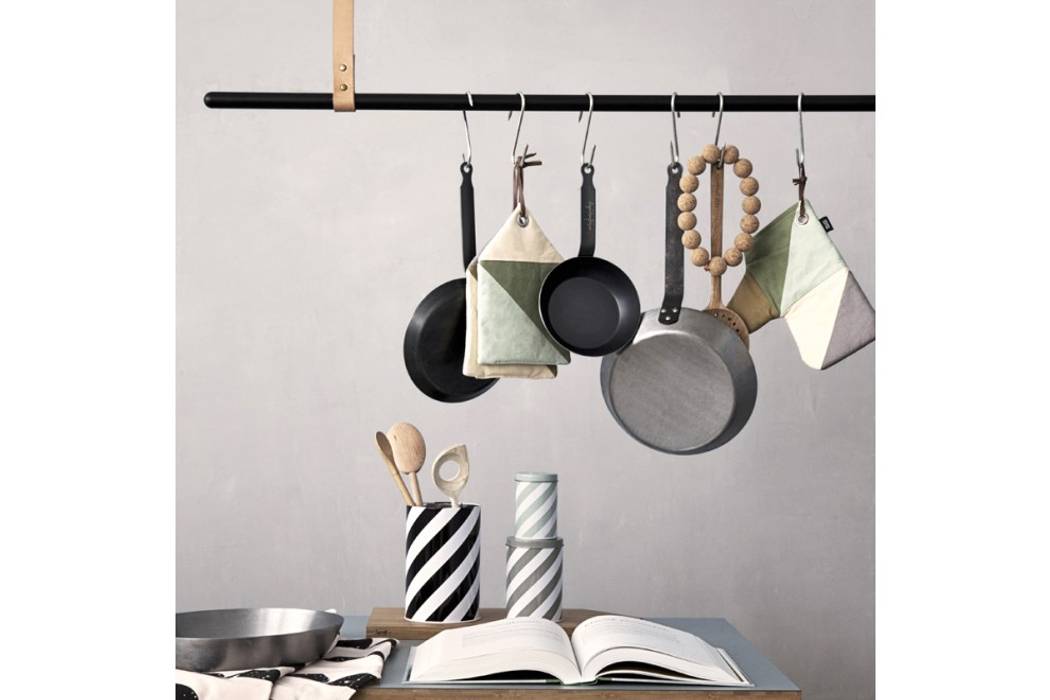 Cloth Rack de FERM Living Interiortime Cocinas de estilo moderno Almacenamiento y despensa