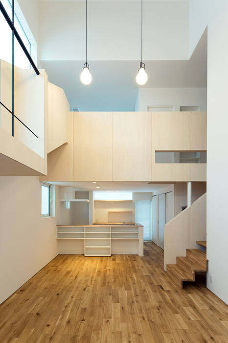 スベリ台のある家, 一級建築士事務所 Atelier Casa 一級建築士事務所 Atelier Casa Ausgefallene Wohnzimmer Holz Holznachbildung