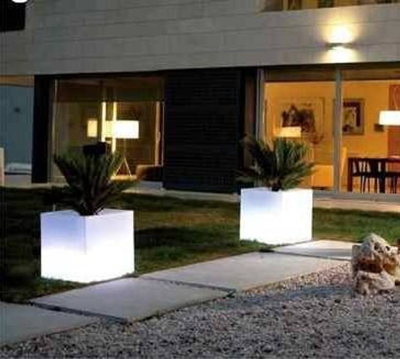 MACETAS LUMINOSAS, Led Deco y Design Led Deco y Design Jardines modernos: Ideas, imágenes y decoración Iluminación