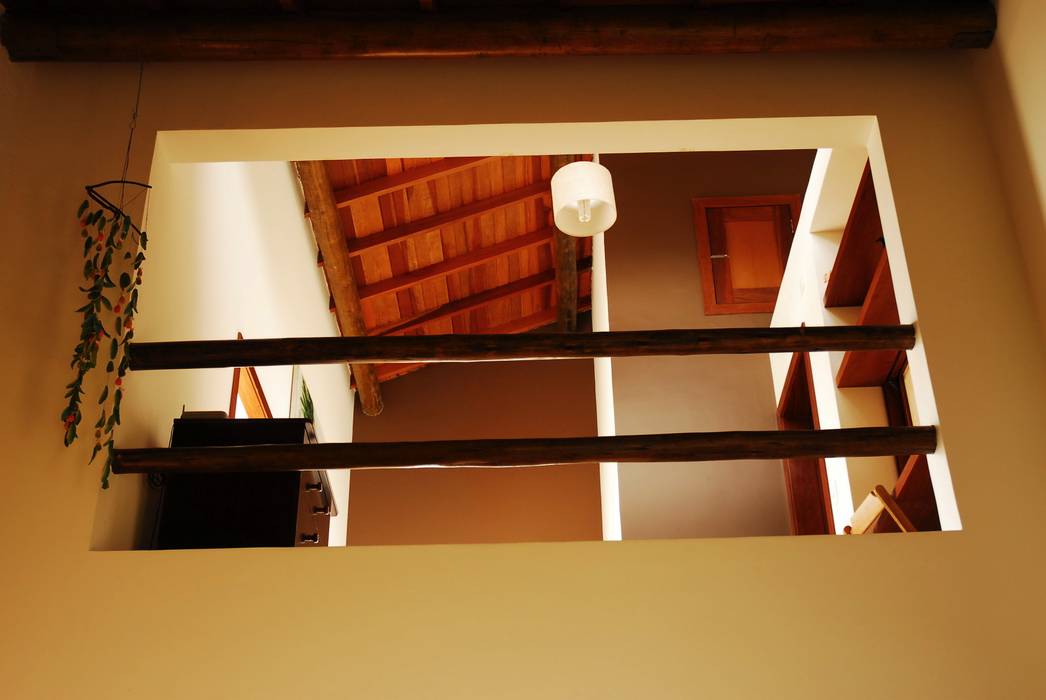 Residência Condomínio Cafezal, Mônica Mellone Arquitetura Mônica Mellone Arquitetura Eclectic style corridor, hallway & stairs