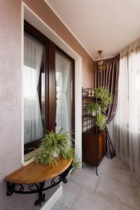 Квартира в г.Калининграде, AGRAFFE design AGRAFFE design Classic style balcony, veranda & terrace
