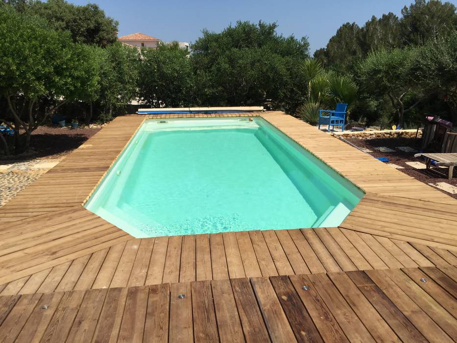 Aménagement extérieur, BATIR AU NATUREL BATIR AU NATUREL Modern Pool Solid Wood Multicolored