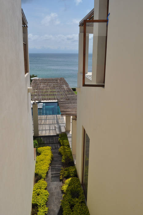 Casa Lunamar, José Vigil Arquitectos José Vigil Arquitectos Balcones y terrazas modernos