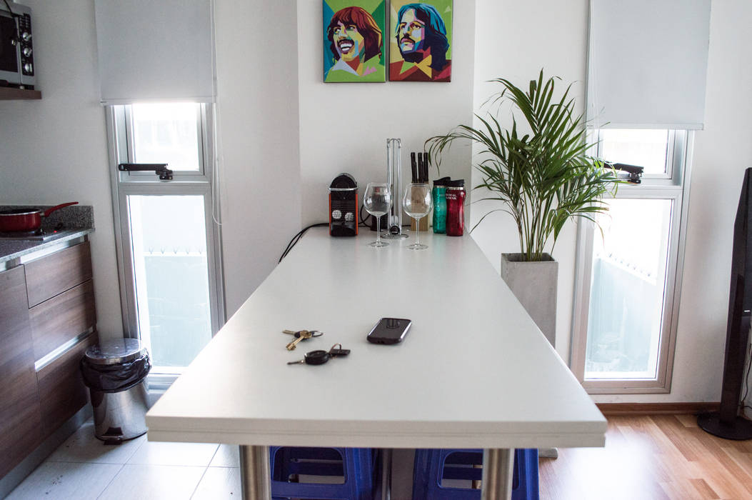 30 m2 - BOEDO - Buenos Aires - Arg, MinBai MinBai Minimalist dining room Wood White Tables