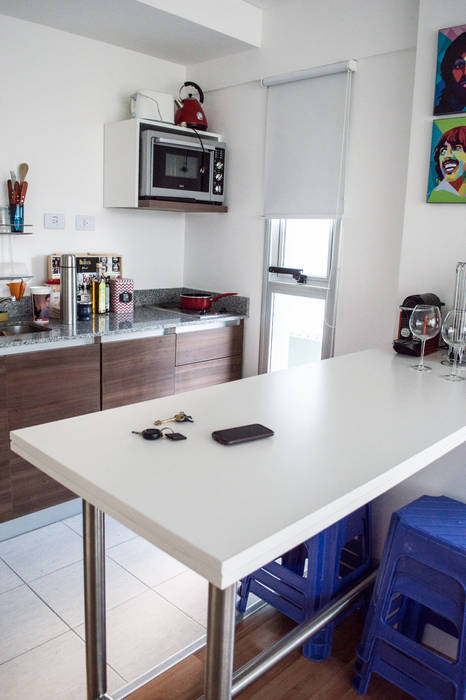 30 m2 - BOEDO - Buenos Aires - Arg, MinBai MinBai ミニマルデザインの キッチン 木 木目調 カウンター