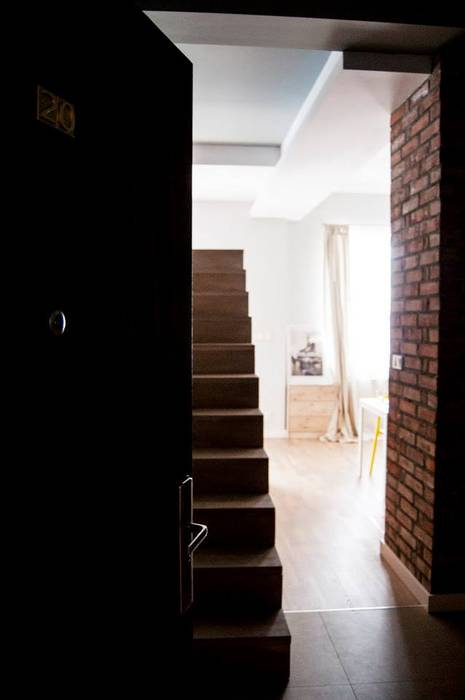 APARTAMENT POD WYNAJEM, ul. Lwoska, Kraków, enem.studio enem.studio Minimalist corridor, hallway & stairs