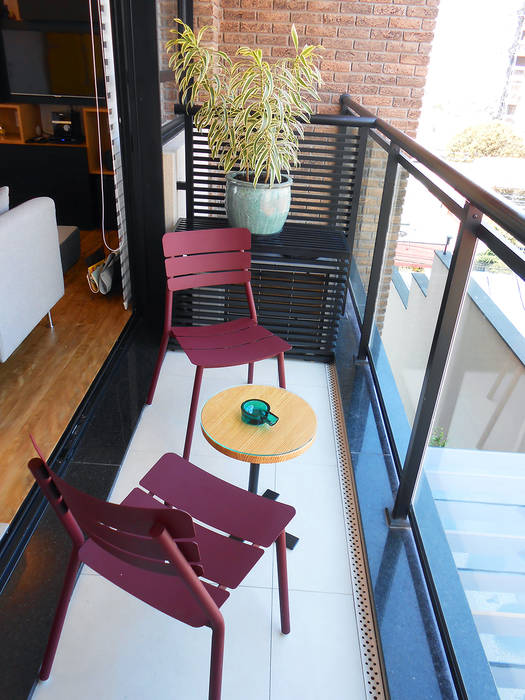 Apartamento Vila Madalena, LUB Arquitetura - Luiza Bassani LUB Arquitetura - Luiza Bassani Nowoczesny balkon, taras i weranda