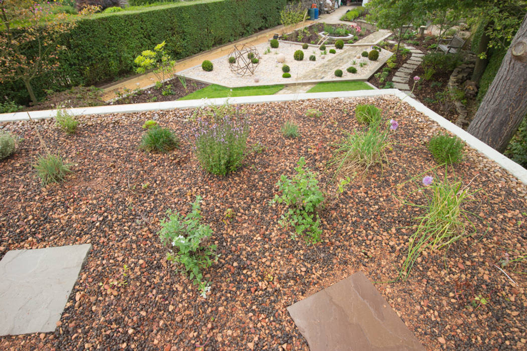 A Modern Garden with Traditional Materials Yorkshire Gardens 庭院