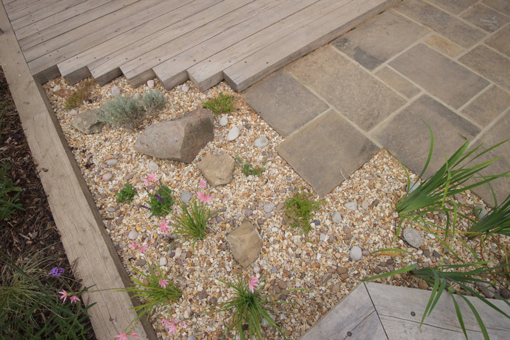 A Modern Garden with Traditional Materials Yorkshire Gardens 庭院