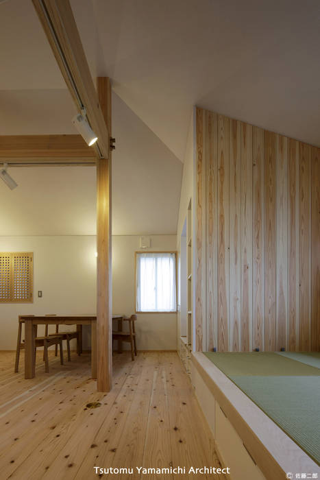 とけあういえ, 山道勉建築 山道勉建築 Ruang Keluarga Gaya Skandinavia Kayu Wood effect