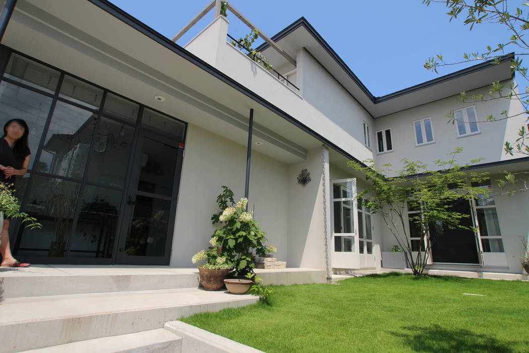 Antique Gate House, Sakurayama-Architect-Design Sakurayama-Architect-Design Eclectic style houses