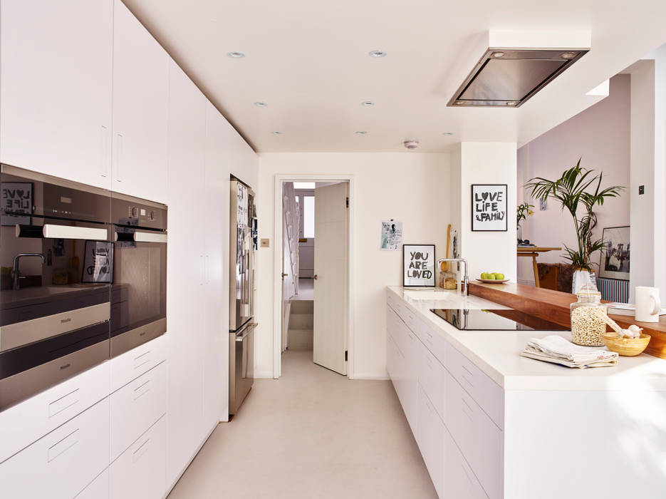 Bright light & white Holloways of Ludlow Bespoke Kitchens & Cabinetry Kitchen Wood Wood effect