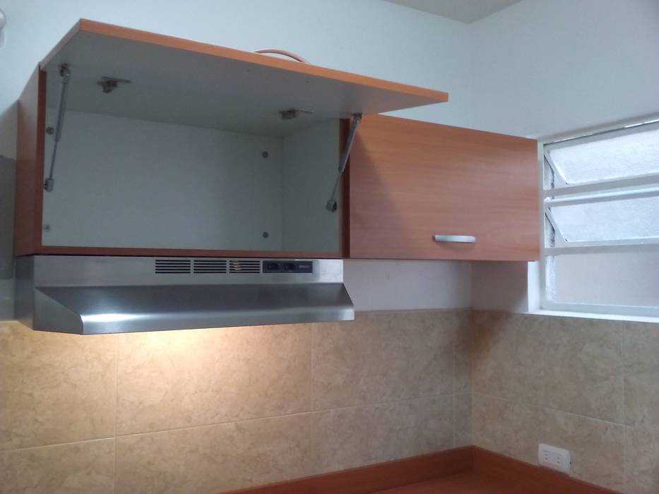 Cocina clásica contemporánea Grupo Creativo DF, C.A. Cocinas de estilo clásico Tablero DM Encimeras