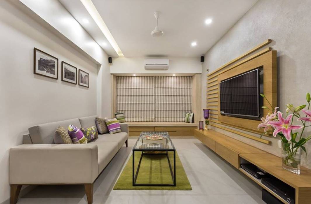 JANKI KUTIR APARTMENT, The design house The design house Living room