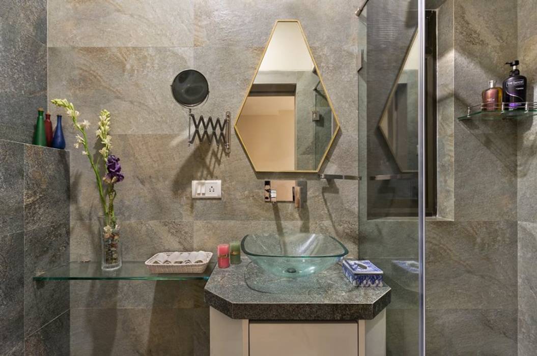 JANKI KUTIR APARTMENT, The design house The design house Modern bathroom