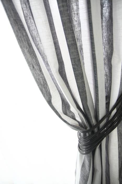 gray stripe curtain, looms703 looms703 Dormitorios de estilo escandinavo Textiles