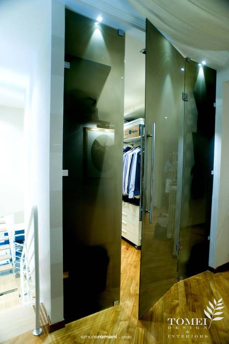 CABINA ARMADIO LUCA TOMEI DESIGN & INTERIORS Klasik Giyinme Odası