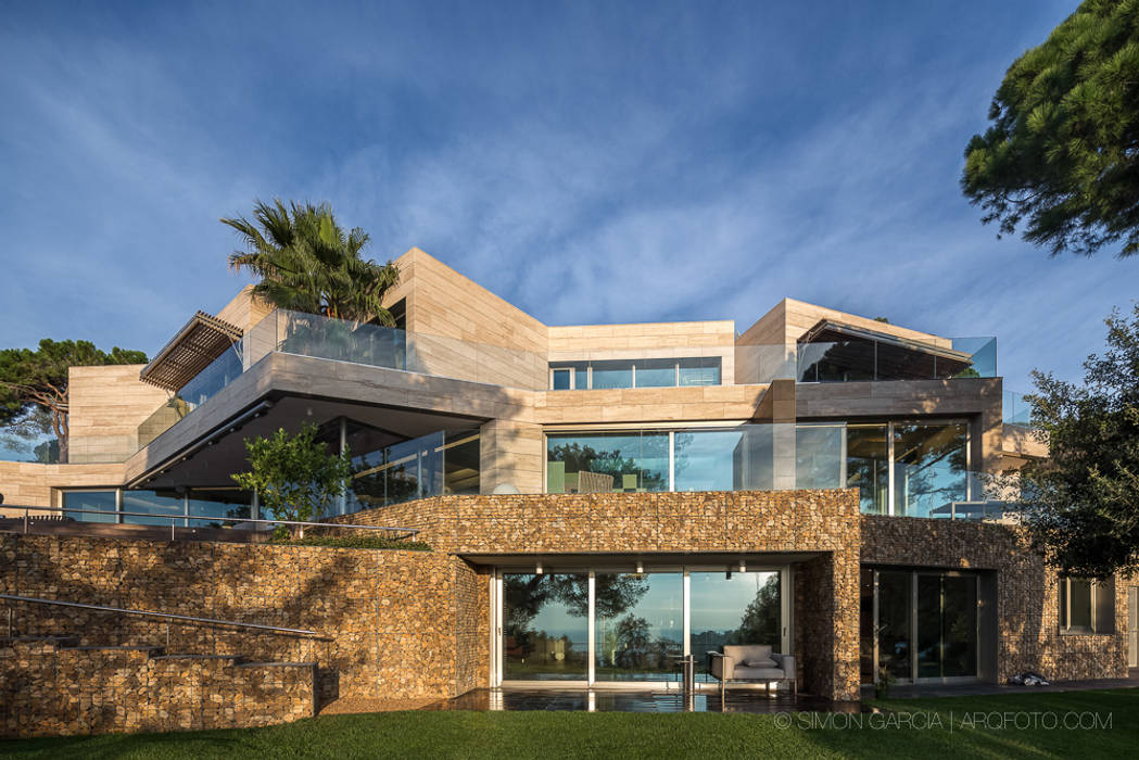 Casa Llorell, Simon Garcia | arqfoto Simon Garcia | arqfoto Casas de estilo moderno Nube,Cielo,Planta,Edificio,Ventana,Árbol,Césped,Sombra,casa,Barrio residencial