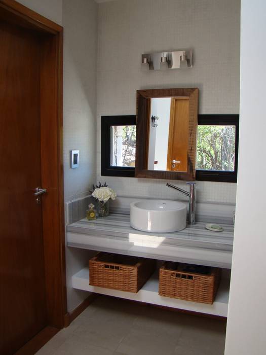 Port Ligat, Estudio Monica Fiore Estudio Monica Fiore Modern bathroom