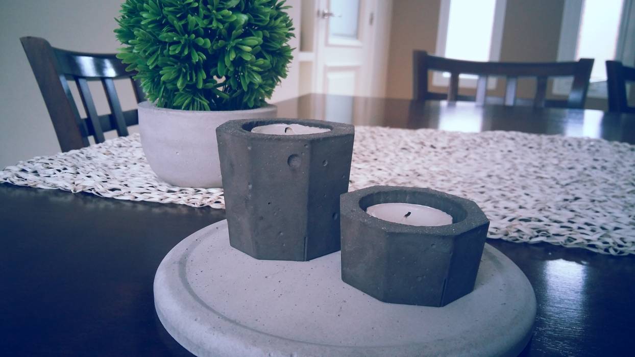 Porta velas sobre plato de cemento EssE deconcreto Casas minimalistas Decoración y accesorios