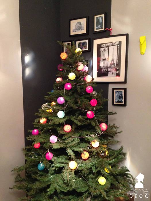 Une place de choix pour le sapin ! Dame DECO Salon moderne