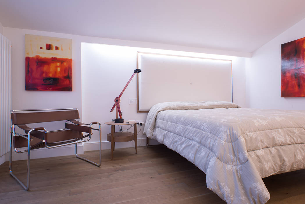 INTERNO ITALIANO, ZETAE Studio ZETAE Studio Modern style bedroom