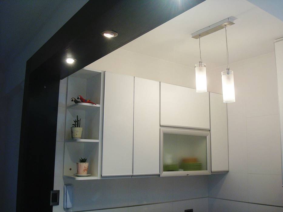 Cocinar bajo la luz cenital , Estudio M Estudio M Minimalist kitchen