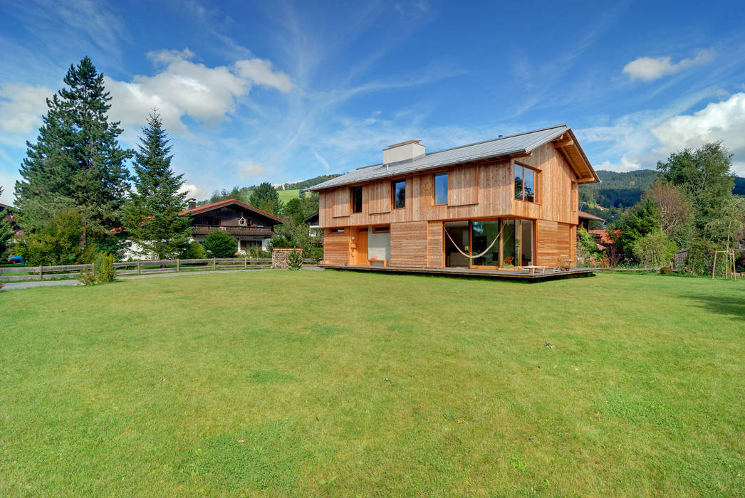 Rauchkuchlhaus auf der Seewiese am Schliersee, vonMeierMohr Architekten vonMeierMohr Architekten 모던스타일 주택