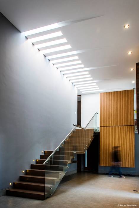 casaMEZQUITE, BAG arquitectura BAG arquitectura 現代風玄關、走廊與階梯 木頭 Wood effect