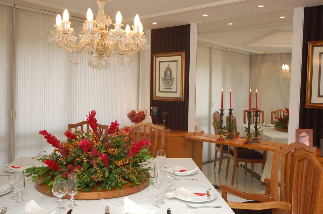 Apartamento Clássico, EMMILIA CARDOSO DESIGNERS ASSOCIADOS EMMILIA CARDOSO DESIGNERS ASSOCIADOS Classic style dining room