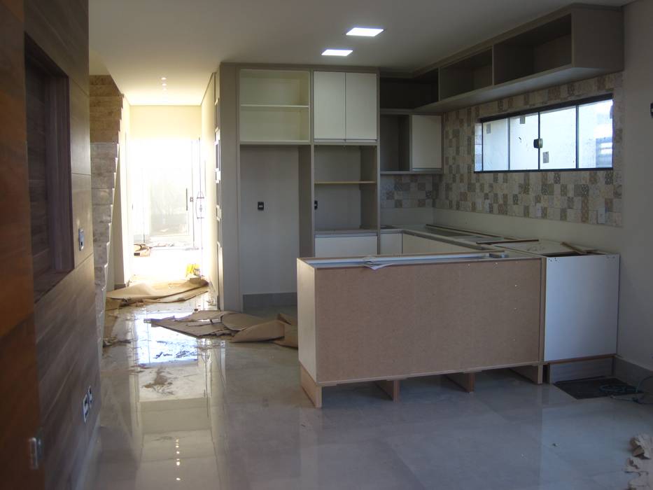 Kitchen (Cozinha) homify Modern kitchen Ceramic