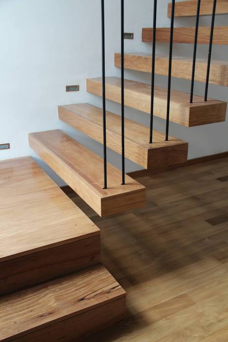 DI - Escalera en incienzo, Estudio .m Estudio .m Modern corridor, hallway & stairs Wood Wood effect