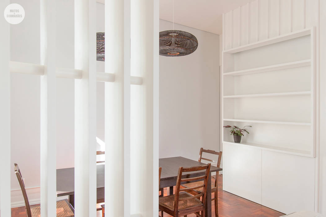 Remodelação de apartamento Avenidas Novas, Lisboa Salas de jantar modernas por Matos + Guimarães Arquitectos Moderno