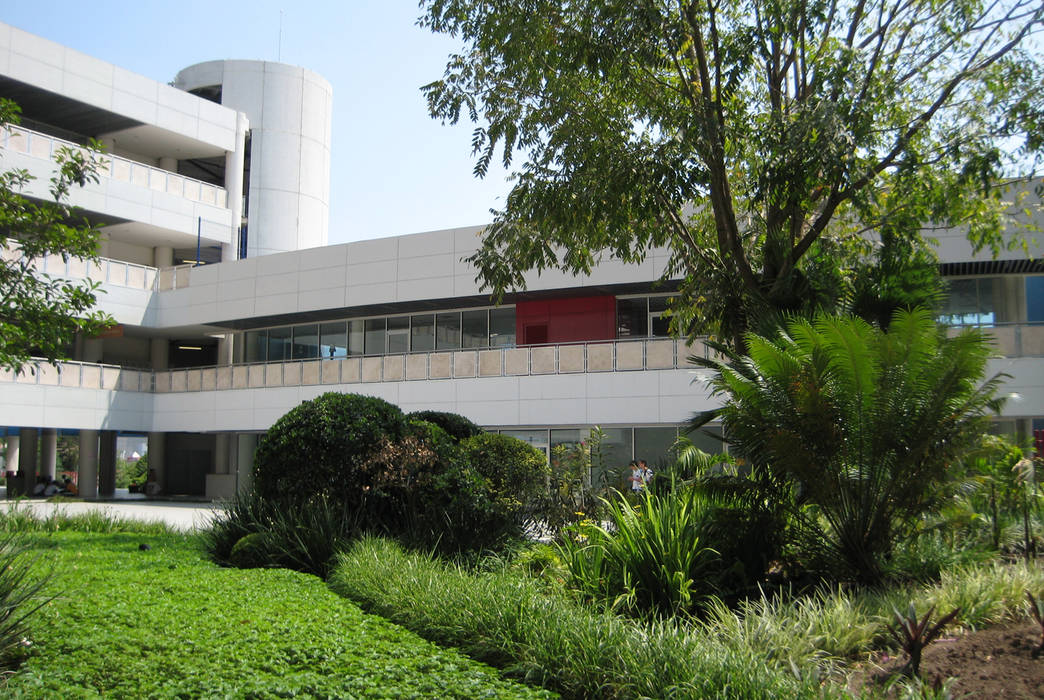 Centro de Investigación “Campus El Encino” Colegio Ingles, GAVA EDUCACIONAL, S. C., juancarlosperez juancarlosperez Espacios comerciales Escuelas