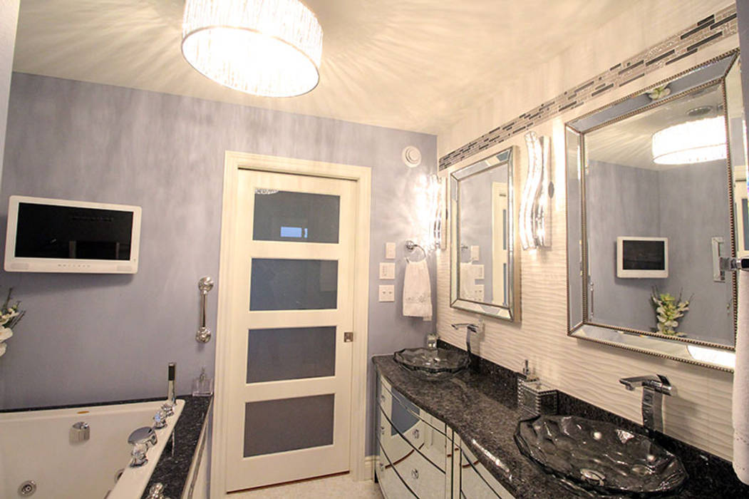 Award Winning Bathroom in Ontario, Canada ShellShock Designs Bagno moderno Piastrelle Mother of Pearl,Hexagon,White,Freshwater,Black,Lip,Seamless,Natural,Bathroom,mosaic